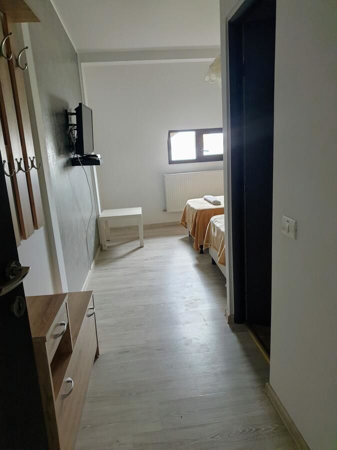 Отель Hotel Queen Бухарест-18