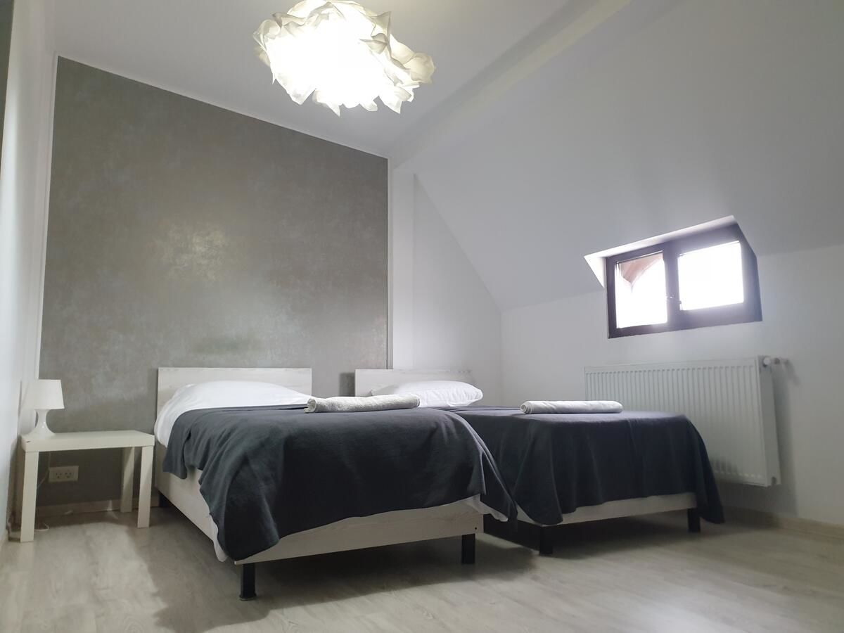 Отель Hotel Queen Бухарест-19