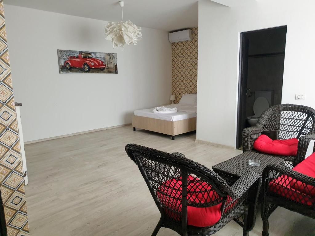 Отель Hotel Queen Бухарест-21