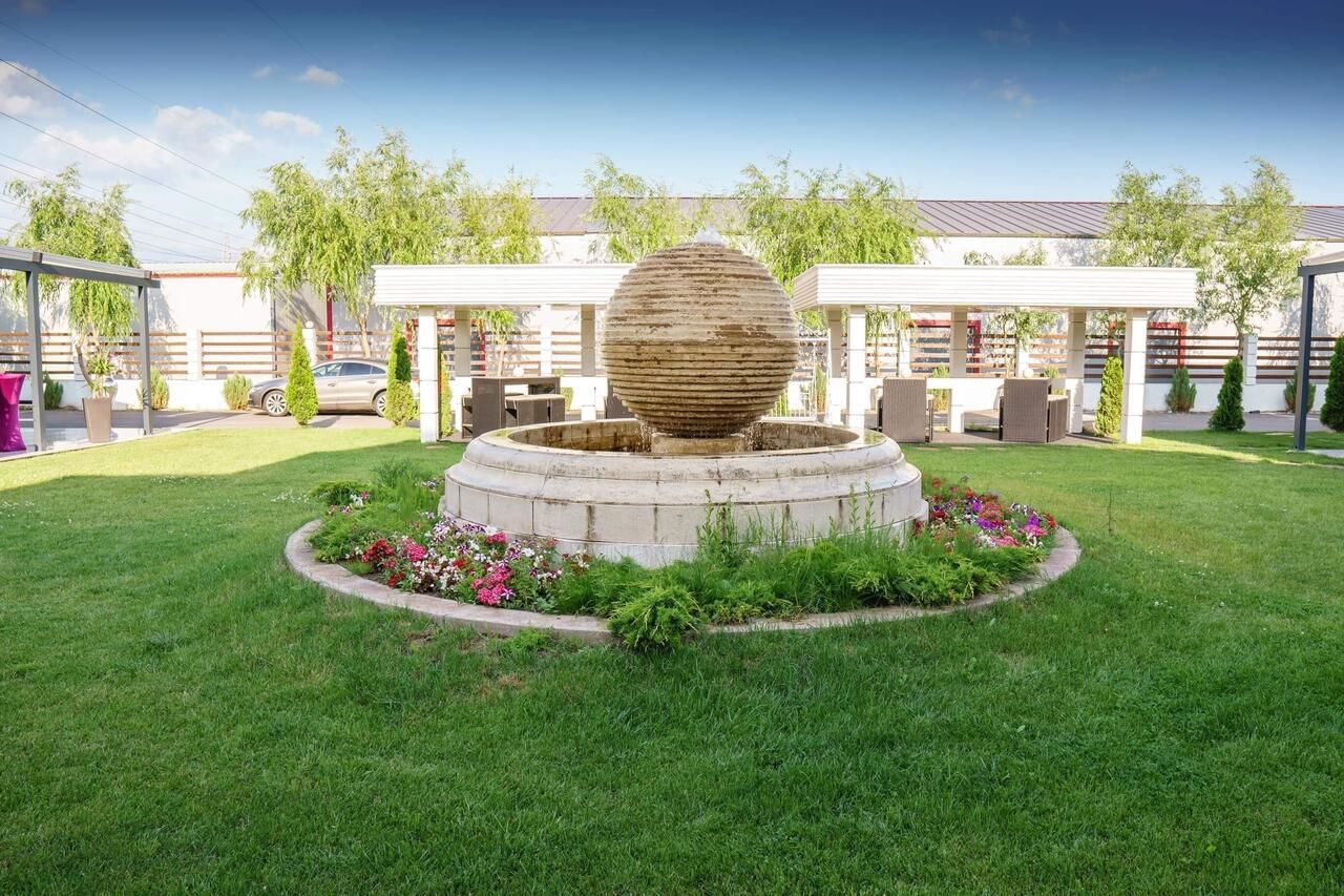 Отель Hotel Queen Бухарест-5